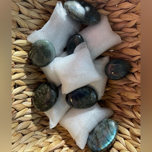 1 Authentic Labradorite Palm-stone w/ blue flash, various sizes fit in your palm - Picture 2 of 2